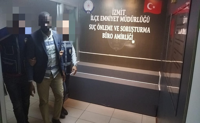 Kocaeli'de dolandırıcılık yapan yabancı uyruklu şahıs yakalandı Kocaeli'de dolandırıcılık yapan yabancı uyruklu şahıs yakalandı