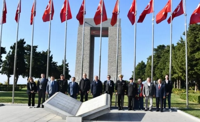 NATO Genel Sekreteri Stoltenberg Şehitler Abidesi'nde