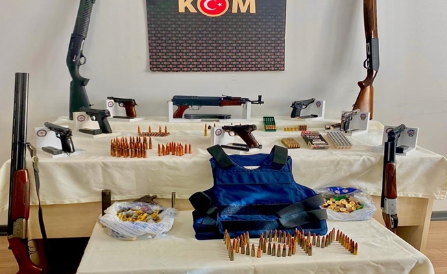 Kocaeli Emniyetinden silah kaçakçılarına operasyon! Kocaeli Emniyetinden silah kaçakçılarına operasyon!