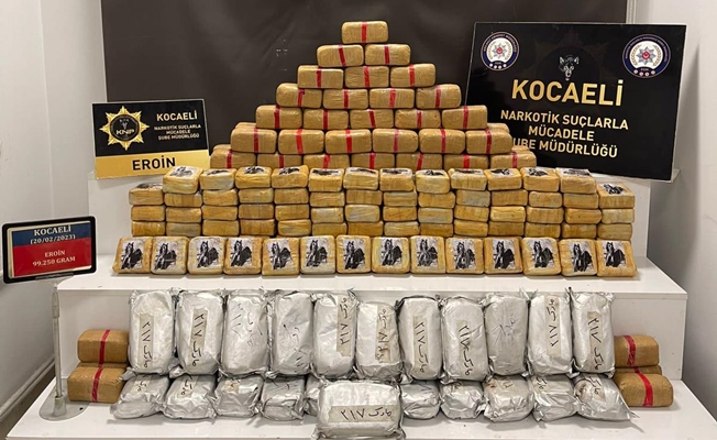 TEM'de durdurulan TIR'da 99 kilo eroin ele geçirildi TEM'de durdurulan TIR'da 99 kilo eroin ele geçirildi