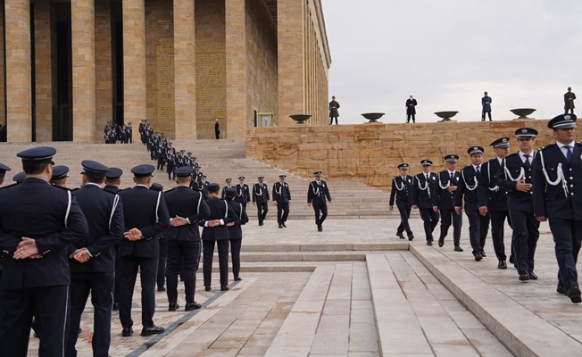 Türk Polis Teşkilatı Ata'nın huzurunda