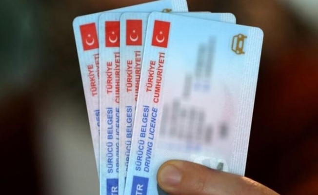 Kimliklerin ardından ehliyetlere de çip takılacak