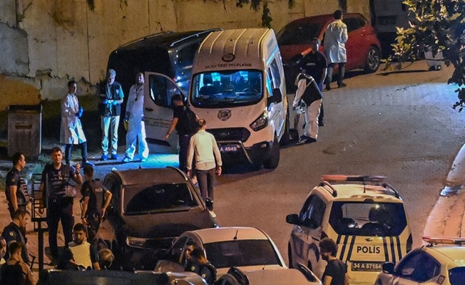 İstanbul'da polislere keleşli saldırı!