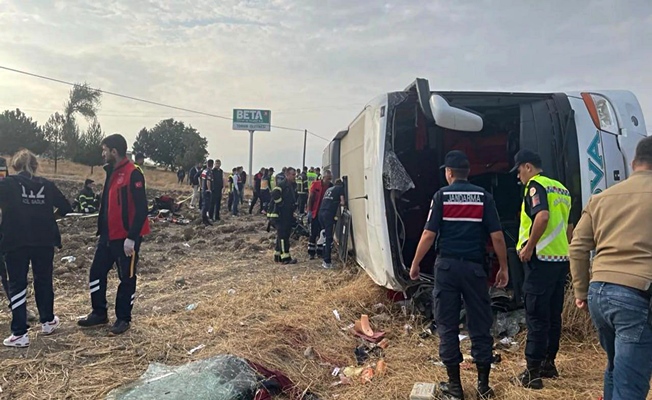 Amasya’da yolcu otobüsü devrildi: 6 ölü 35 yaralı