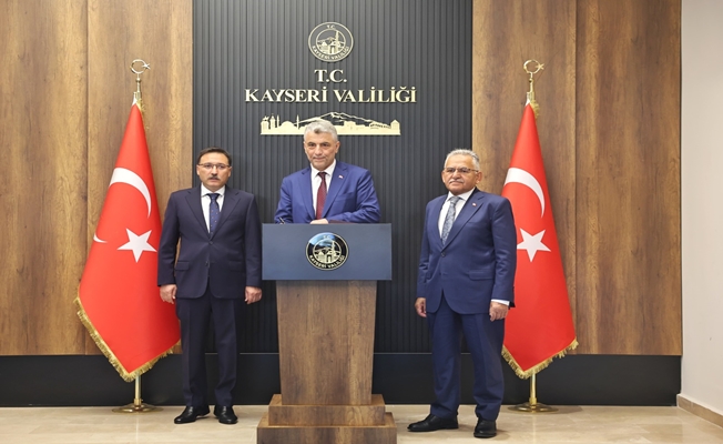 Ticaret Bakanı Prof. Dr. Ömer Bolat Kayseri Valiliğini Ziyaret Etti