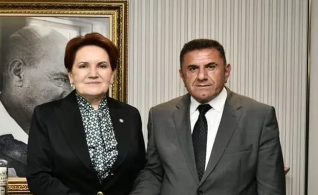 Ahırlı Belediye Başkanı Üzlük, meclis üyeleriyle birlikte istifa etti