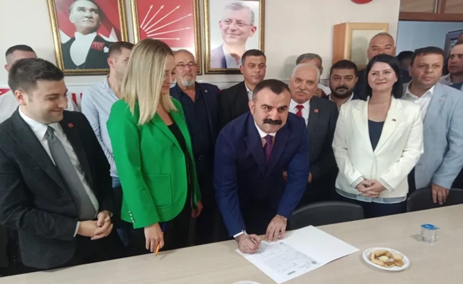 İYİ Parti'den istifa eden Uzunköprü Belediye Başkanı CHP'de
