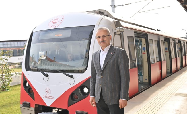 1 Mayıs’ta Ücretsiz Ulaşım Müjdesi: Üç Büyük Şehirde Raylı Sistemler Ücretsiz Olacak