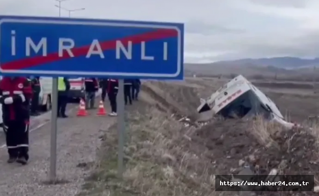 Sivas'ta otobüs devrildi: 2 ölü, 23 yaralı