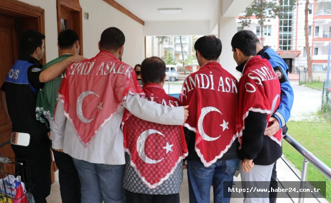Amasya'da temsili askerlik öncesi engelli gençlere kına yakıldı