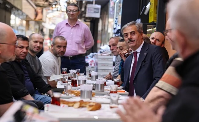 Sakarya Uzunçarşı’da Başkan Alemdar kunduracı esnafıyla buluştu