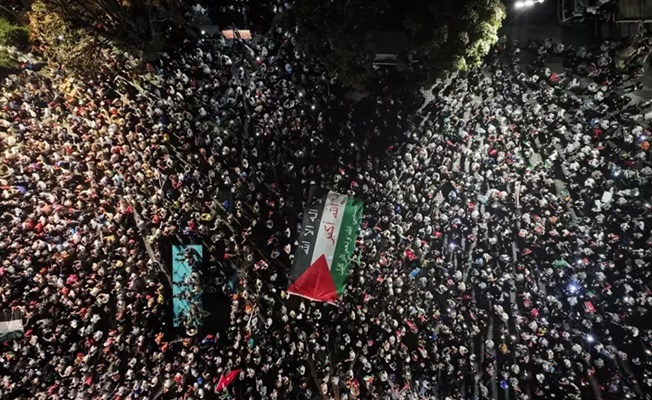 İstanbul’da “Gazze’ye Umut Işığı Ol” yürüyüşü
