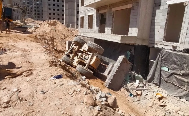 Malatya’da şantiyede iş makinesi devrildi: 1 ölü