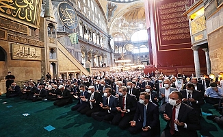 Ayasofya-i Kebir Cami-i Şerifi Cuma Namazıyla İbadete Açıldı