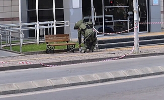 Kocaeli'de bir belediyenin önünde bomba paniği!