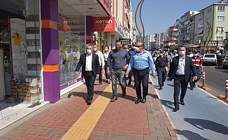 Kaymakam Ömer Karaman İzmir Aliağa sokaklarında