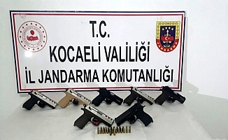 Gebze'de bir araçta 7 tabanca ele geçirildi!