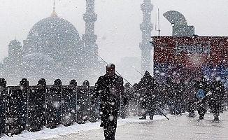 İstanbul'a beklenen kar yağdı