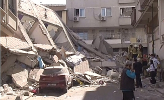 Zeytinburnu'nda 5 katlı bir bina çöktü!