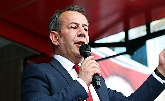 Tanju Özcan'dan tuhaf açıklama: 'Annem, babam hacı benim'