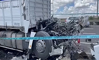 Kuzey Marmara Otoyolu'nda feci kaza! Kamyonun sürücüsü feci şekilde hayatını kaybetti