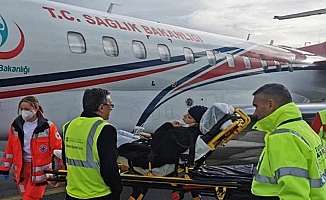 Almanya'da tedavi gören öğretmen ambulans uçakla Türkiye'ye getirildi