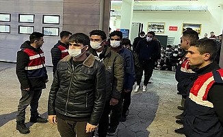 Kocaeli’de 127 kaçak göçmen sınır dışı edildi