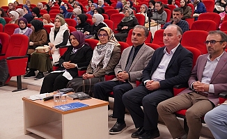 SAÜ İlahiyat Fakültesinde “Geçmişten Günümüze Örtünmenin Tarihî Seyri” Konuşuldu