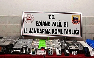Enez'de kaçak elektronik sigara ele geçirildi