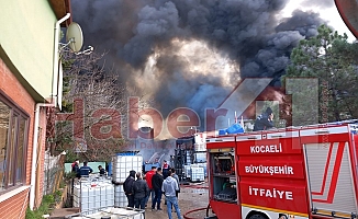 Kocaeli'de bulunan bir boya üretim tesiste yangın çıktı