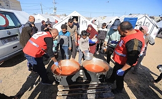 Kızılay'ın 'iyilik gemisi' Mısır'a ulaştı