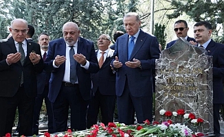 Erdoğan'dan Türkeş'in kabrine ziyaret