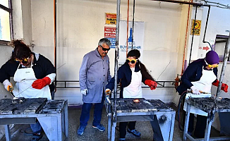 İzmir'de kadın kaynakçılar iş başında