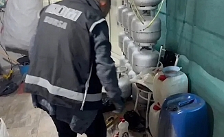 Sahte içki imalathanesine baskın! 4 ton ele geçirildi