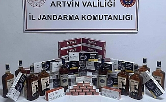Artvin'de gümrük kaçağı sigara ve içki ele geçirildi