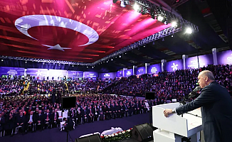 Elimizi afet bölgesinden asla çekmeyeceğiz