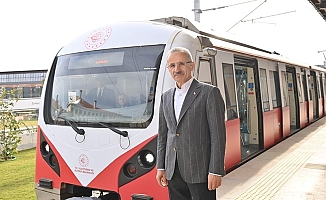 1 Mayıs’ta Ücretsiz Ulaşım Müjdesi: Üç Büyük Şehirde Raylı Sistemler Ücretsiz Olacak