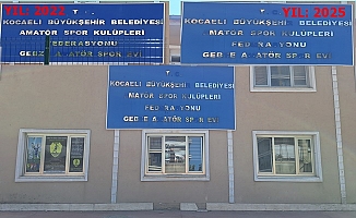 Gebze'de yıllardır bu tabelayı gören yok mu?