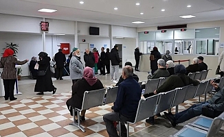 Sakarya Büyükşehir Belediyesi Tıp Merkezi, vatandaşlara şifa dağıtıyor