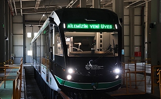 Büyükşehir’in aldığı 10 yeni tramvaydan 6’ncısı da raylara indi
