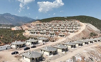 Hatay Hassa’da 622 afet konutunun inşaatı sürüyor