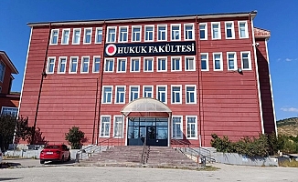 Hukuk fakültelerine girişte başarı sıralaması barajı 125 bin olarak güncellendi
