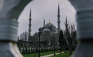 EL-KĀRİA SÛRESİ-KĀRİA SÛRESİ OKUNUŞU-El Karia suresinin Türkçe anlamı nedir?-Zenginlik için hangi süre okunur?