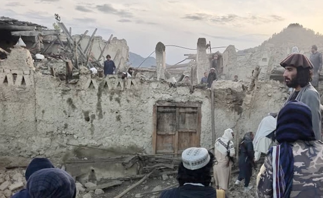 Afganistan#039;da  depremde hayatını kaybedenlerin sayısı 950#039;ye yükseldi