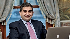 Sezgin Baran Korkmaz Yaşlı ve ihtiyaç sahiplerine yardıma koştu